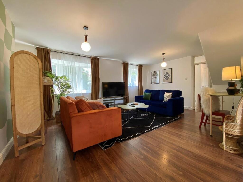 Huge 4bed 2bath Private Parking Nec By Empower Homes